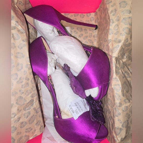 Vintage Betsey Johnson Satin & Sequin Purple Heels Iris - Picture 5 of 8